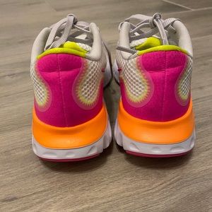 Nike renew multi color